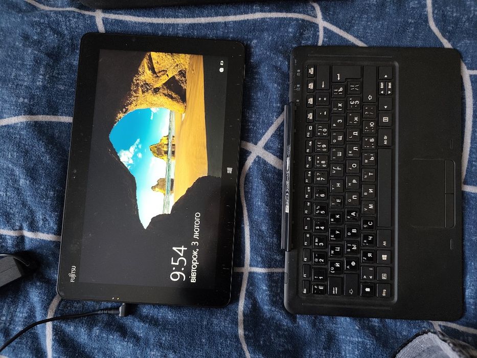 Планшет-ноутбук Fujitsu Stylistic R727 | 12.5" FHD | i5‑7300U | 8GB