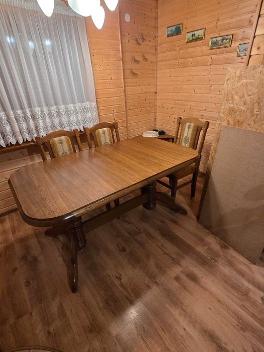 Sprzedam stół i krzesła