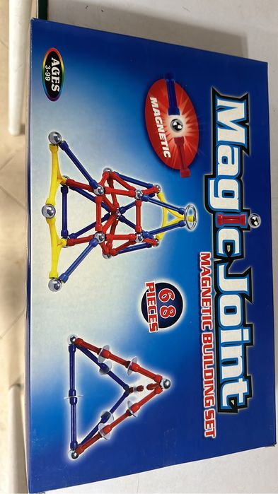 Jogo magnetico para construcao oi