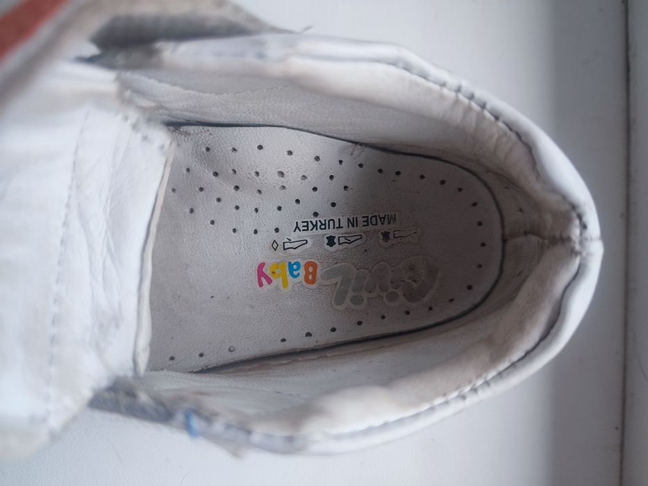 Продам черевики дитячі