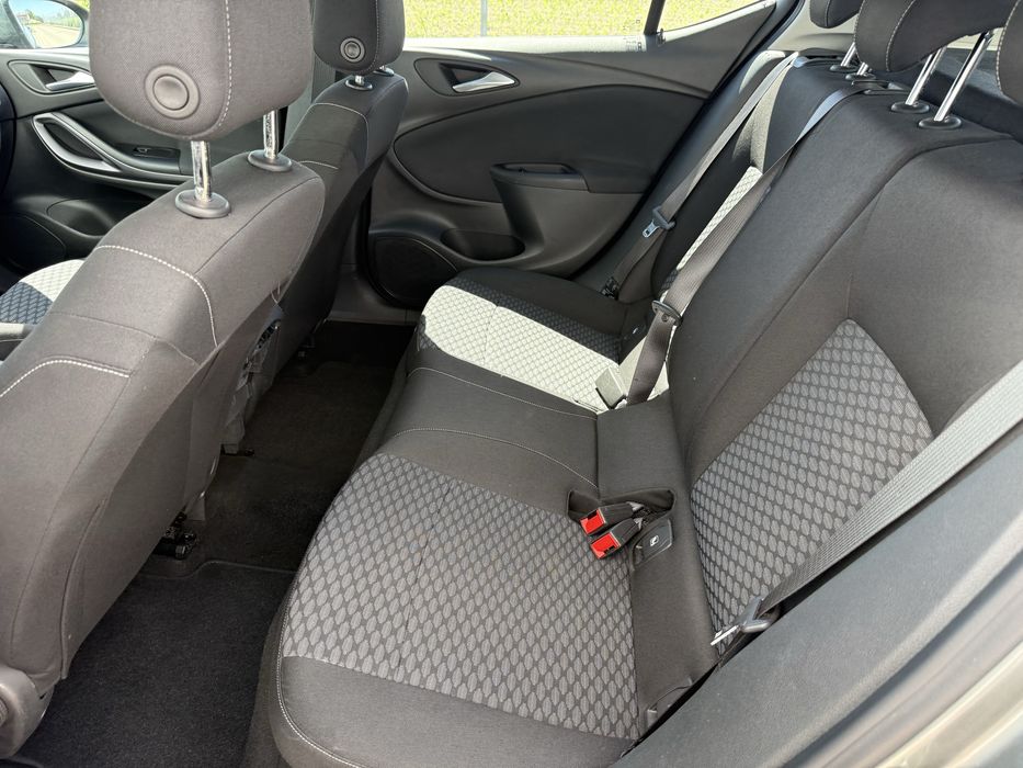Opel Astra 1.6 CDTi 110 KM
