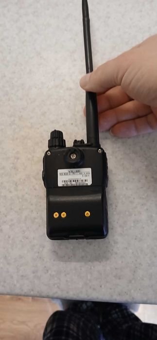 Радіостанція YAESU VX-6