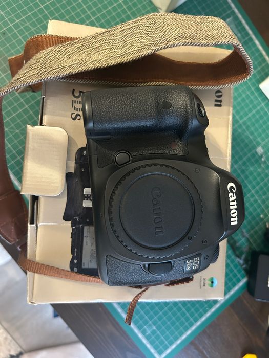 Canon 5DS 50MPX corpo muito bem estimada