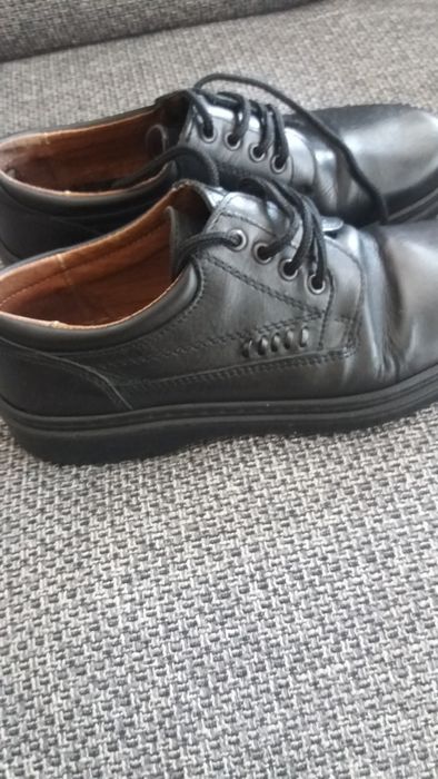 Sapatos de homem n.  40