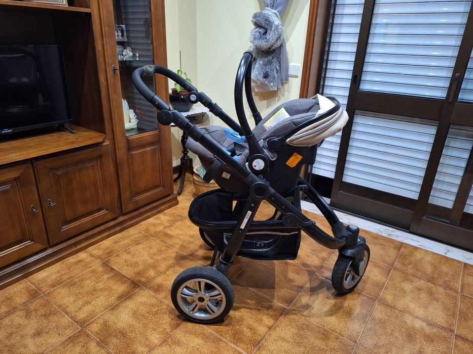 Carrinho bebé trio