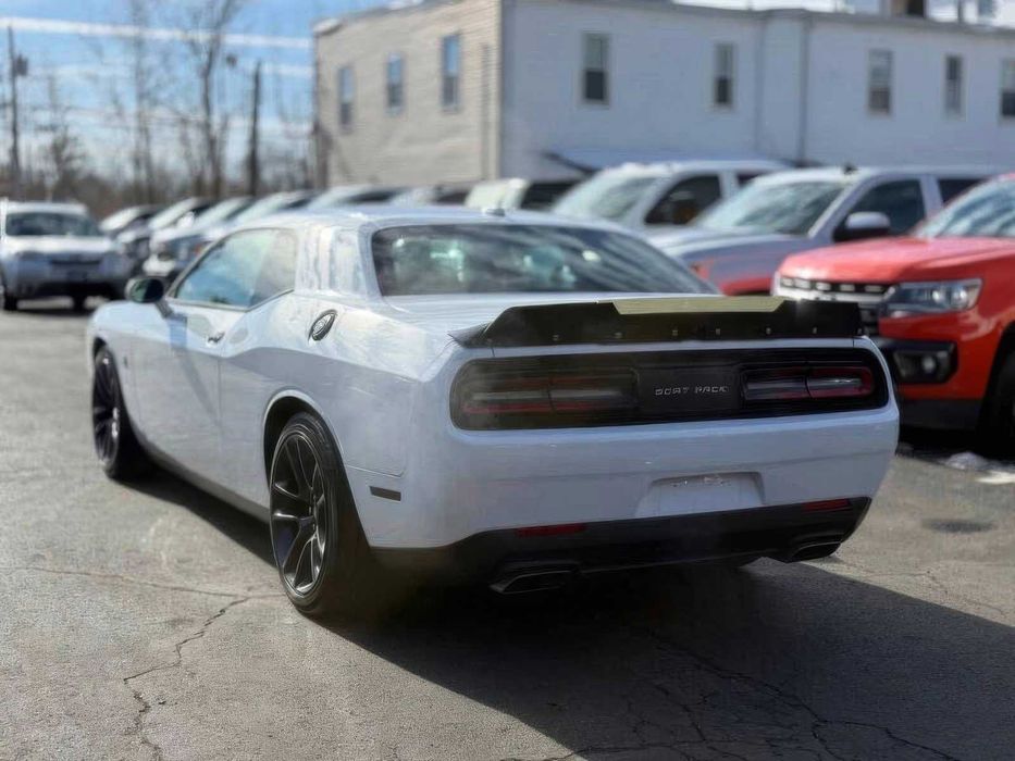 Dodge Challenger RT      2020