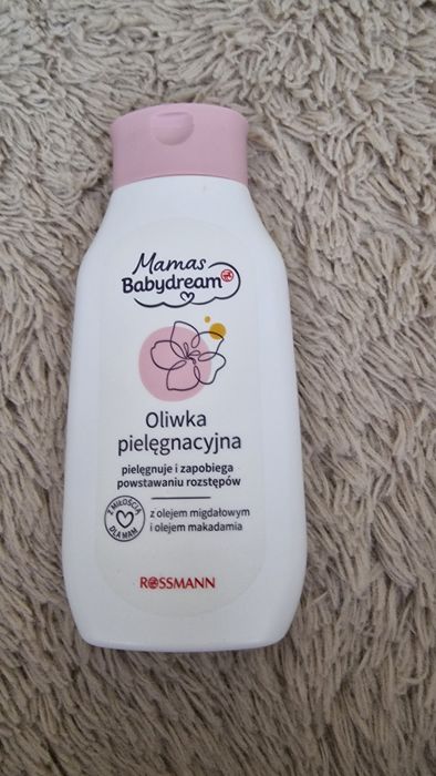 Oliwka pielegnacyjna zapobiegajaca powstawaniu rozstępów