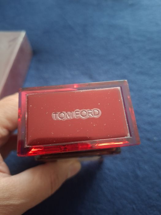 Nowe zafoliowane perfumy