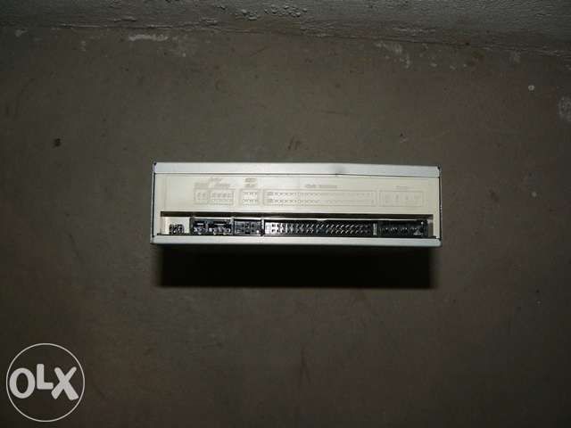 Leitor de CD para torre