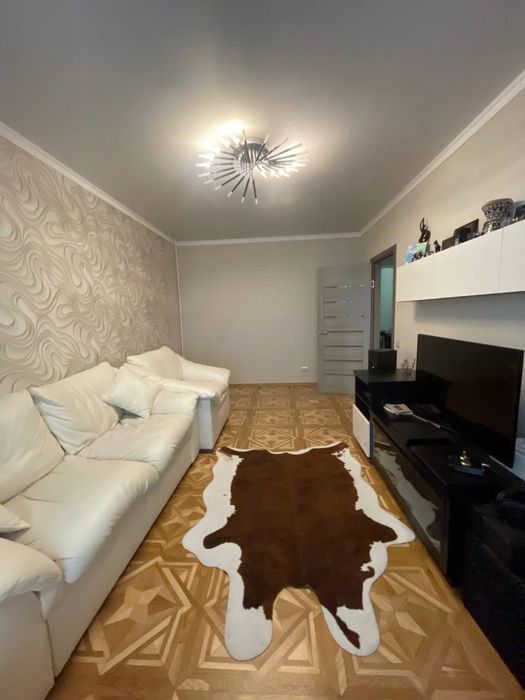 Продам 5 кімнатну квартиру. Район ДНС. Василя  Стуса