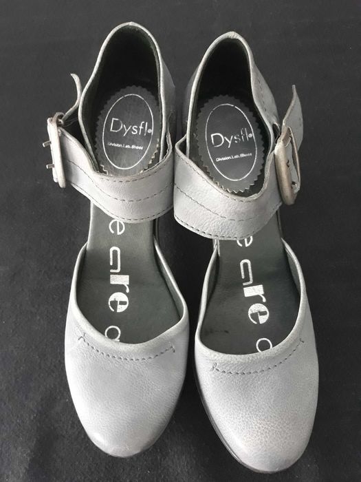 Sapato sandália marca "Dysfunctional" (NUNCA usado)