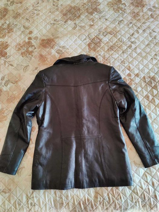 Casaco novo em pele genuína "Leather Man" tamanho L mas veste M