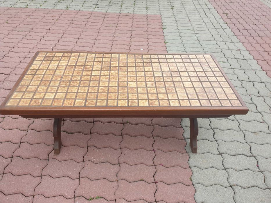 Przepiękny stolik kawowy drewniany