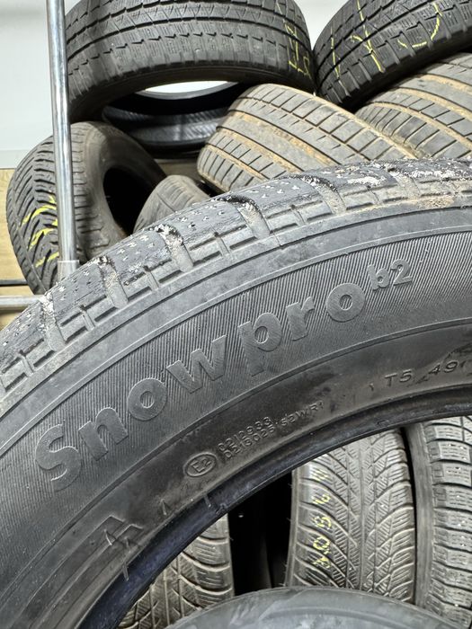 Продам пару колес 215/60R16 зима