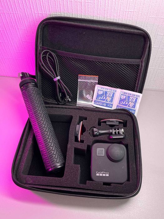 Екшн-камера GoPro Hero Max 360 з триподом