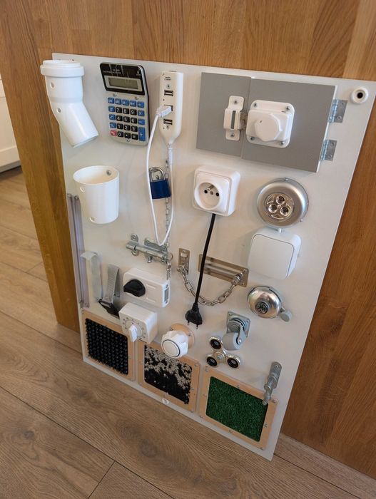 tablica manipulacyjna dla dzieci - 23 elementy