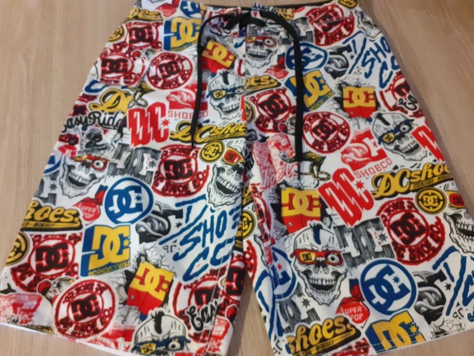 Calções DC shoes tm 9/10Anos Novo.