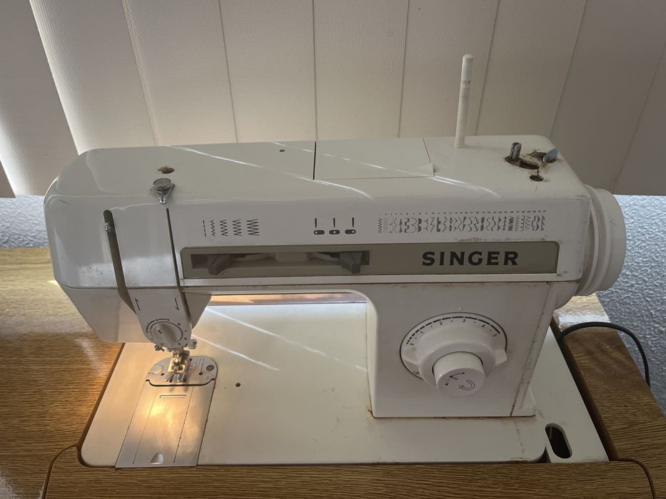 Maquina de costura singer com movel