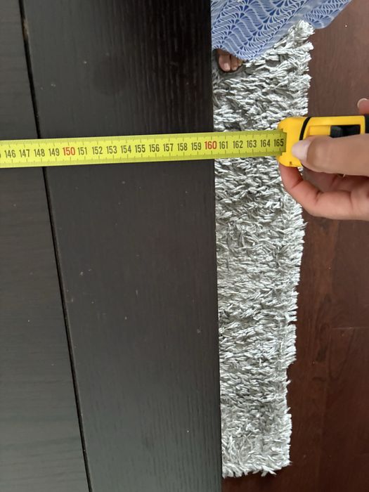 Mesa de jantar extensível em madeira – robusta e moderna