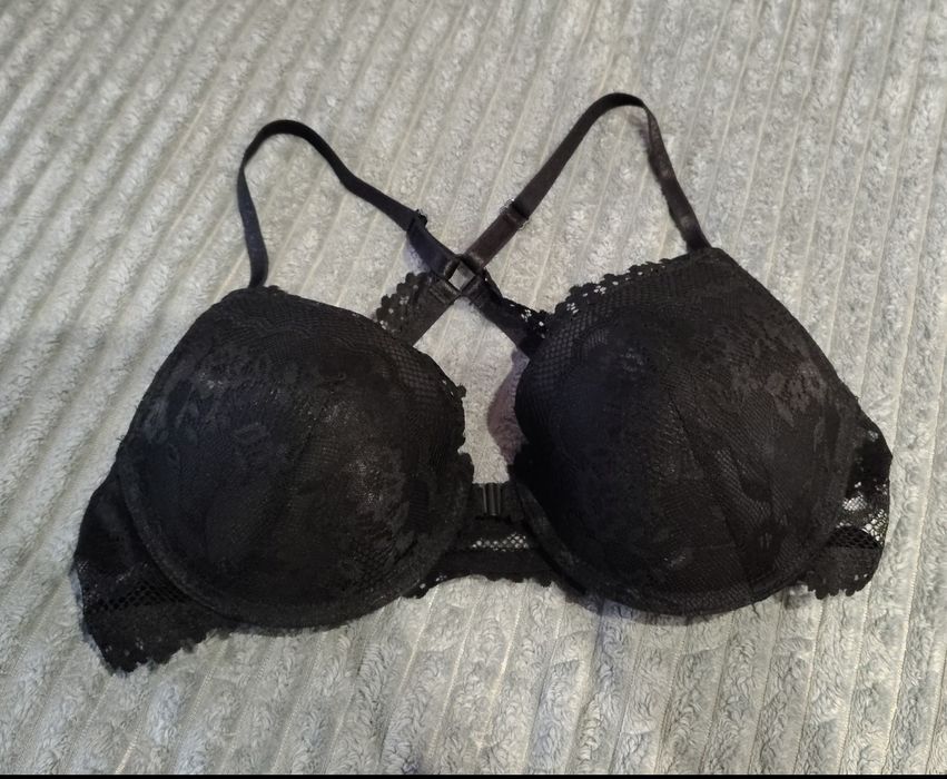 Бюстгальтер, білизна