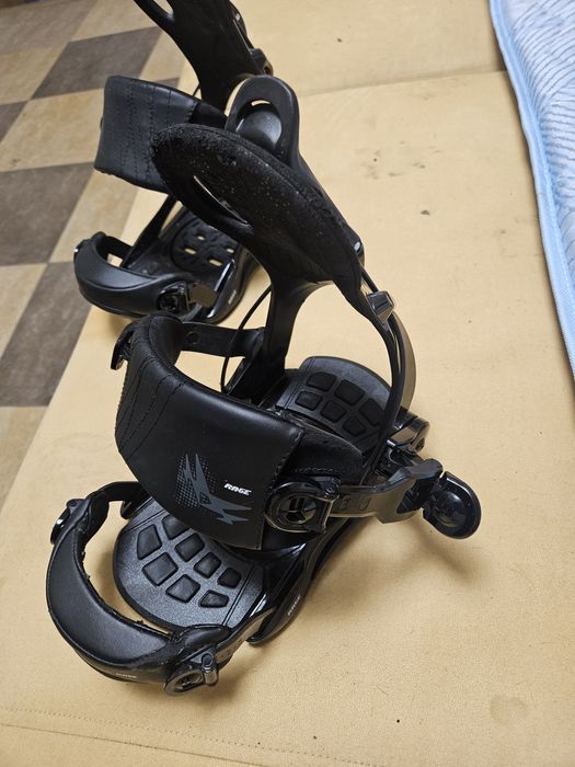 Продам кріплення Fastec на сноуборд почти нове. Катано 2 сезони.