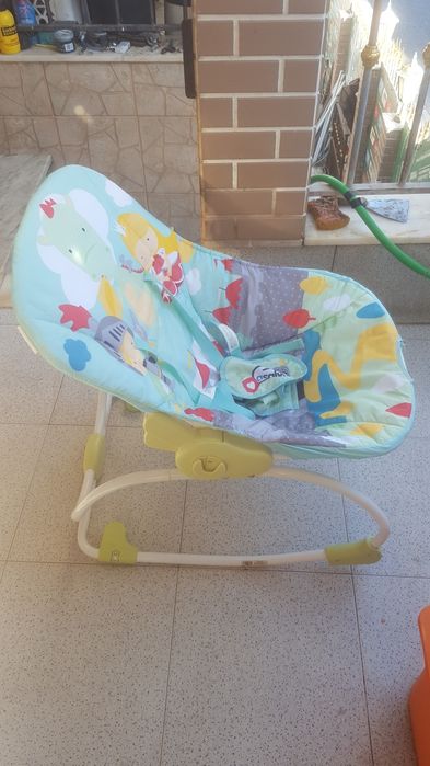 Espreguiçadeira  tanto  dá deitado  ou sentado  para bebés