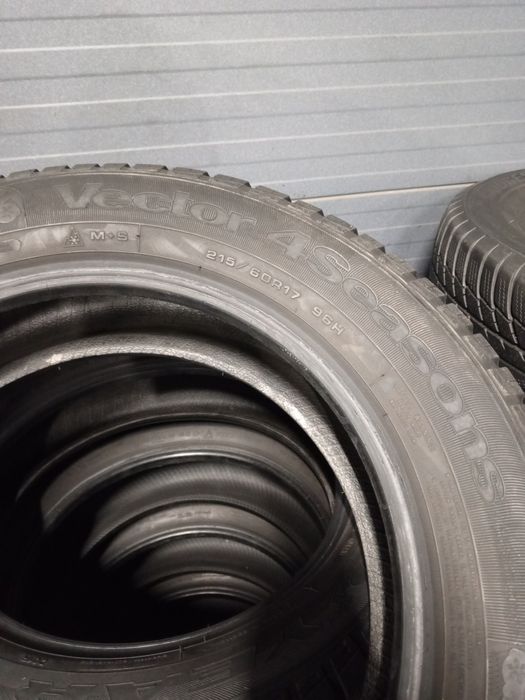 215 60 R17 GOODYEAR  Vector 4 Season, Всесезонні  шини б/у, Склад