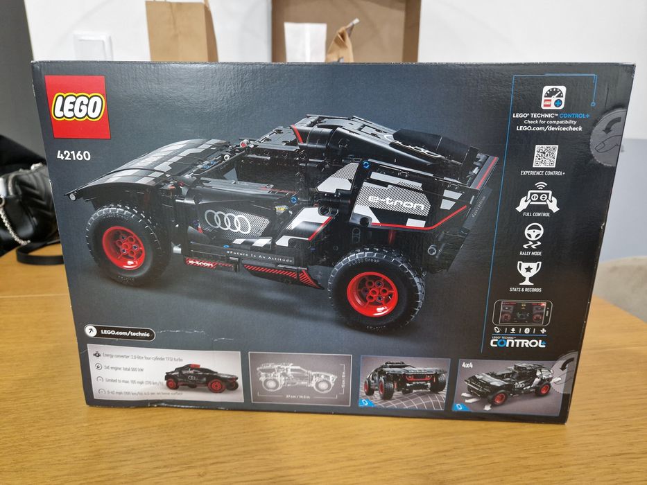 LEGO Technic 42160 Audi RS Q e-tron