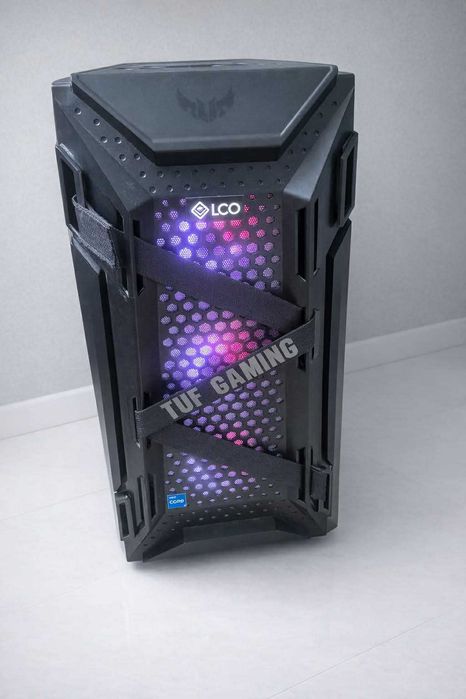 Komputer gamingowy firmy LCO TUF 3020