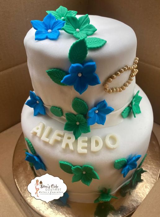 Bolos de Natal, aniversário, casamentos, batizados, cheios de sabor