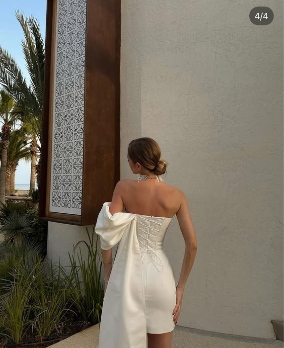 Дизайнерська молочно біла корсетна стильна сукня типу balykina