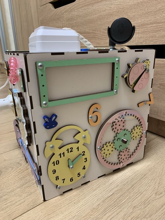 Дитячий бізікуб