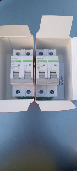 Автоматичний вимикач