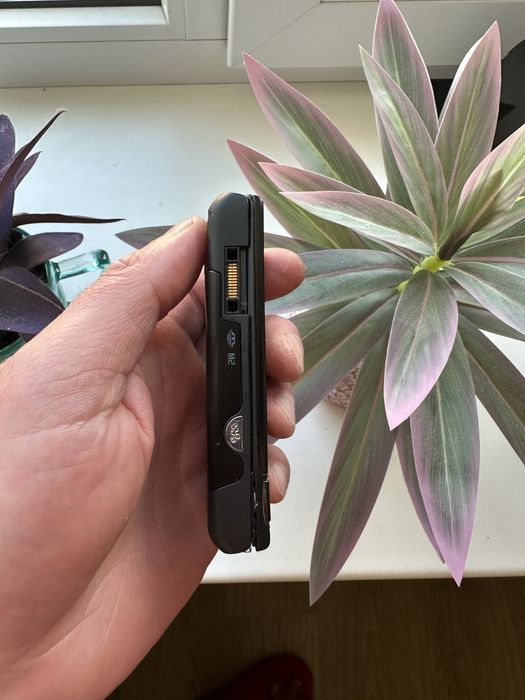 На запчастини або відновлення sony ericsson w995