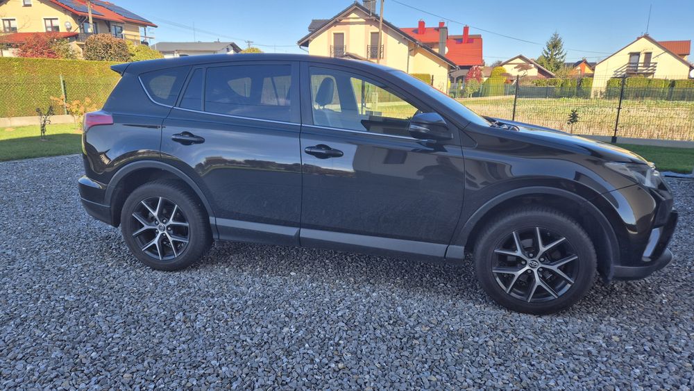 Sprzedam Toyota RAV4 2015