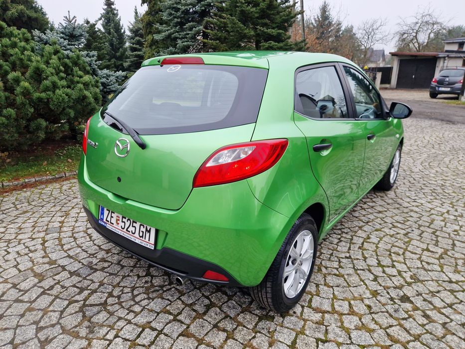 Piękna Mazda 2. 1.3 benzyna, klima