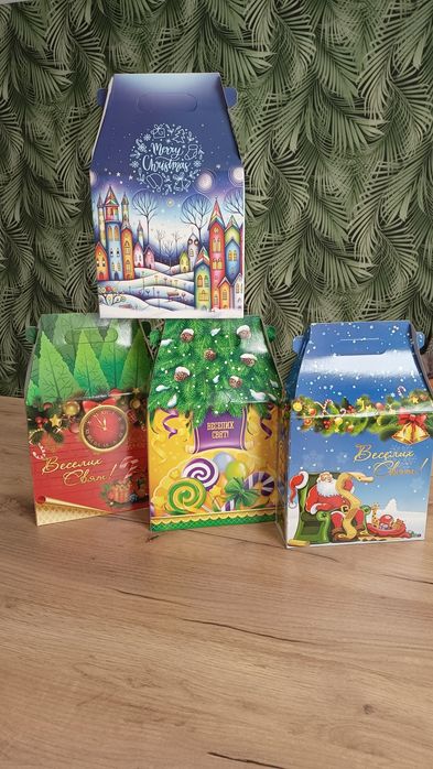 Подарункові коробки до свята