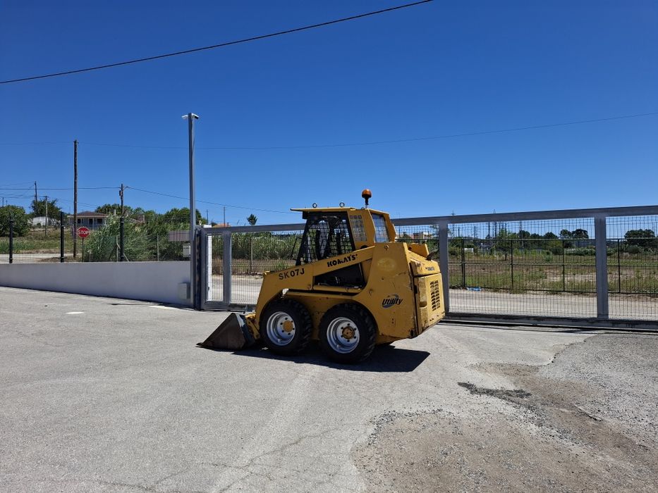 Mini carregadora Komatsu
