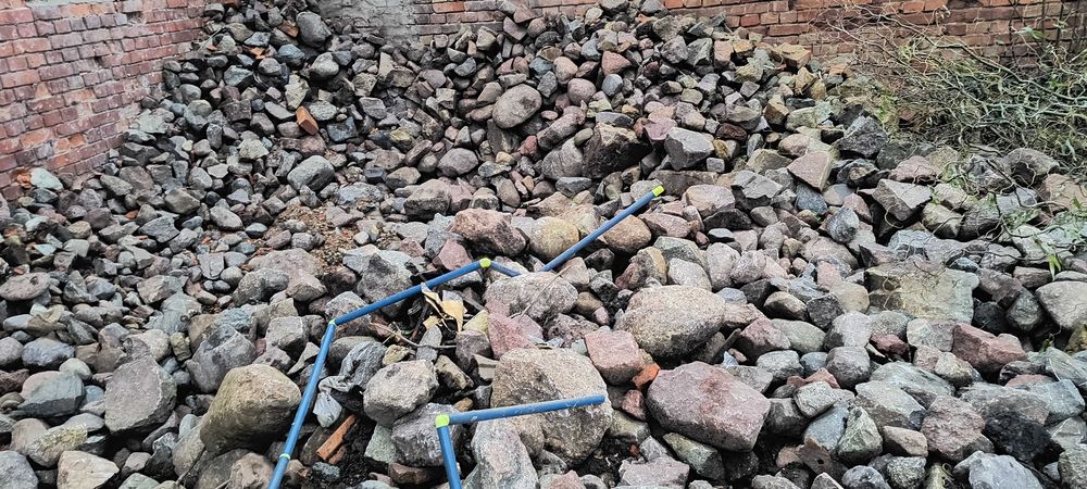 Kamień polny ozdobny – idealny do ogrodu, skalniaków i rabat!