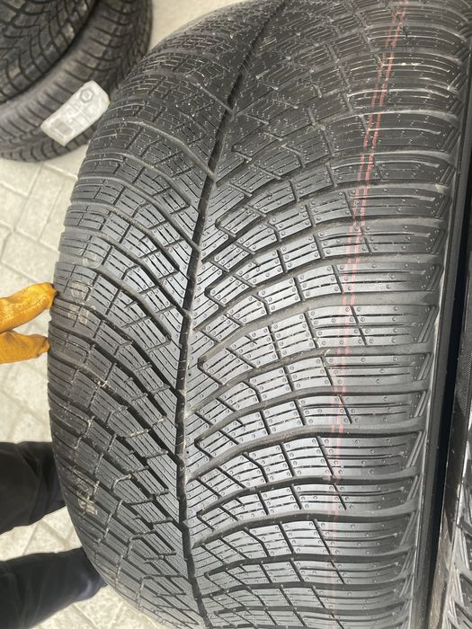 Шины зимние разноширокие 285/40/20 255/45/20 Pirelli Pzero Winter 2