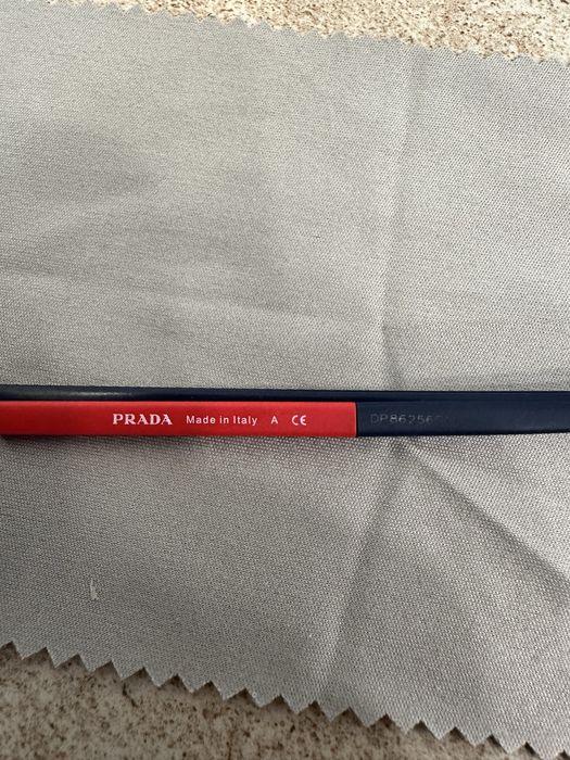 Очки “Prada SPS 53X” в полной комплектации: кейс, микрофибра.
