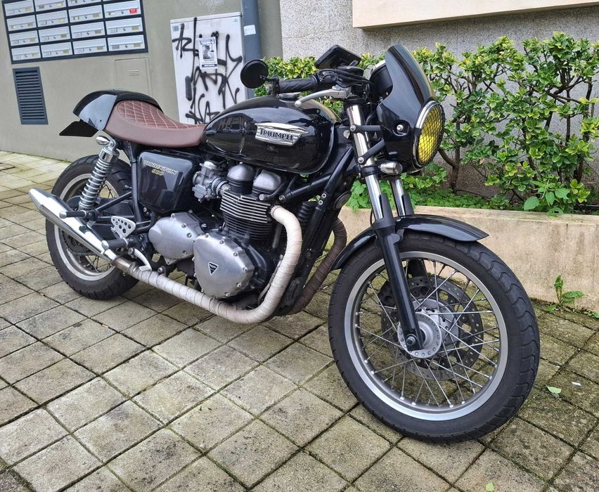 Triumph Thruxton 900