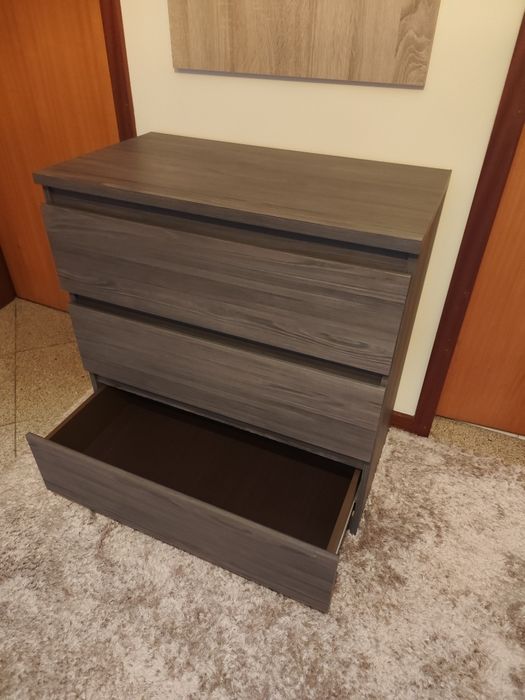 Cómoda com gavetas