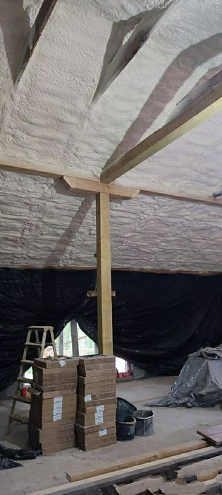 Ппу утеплення піною даху складу ангару