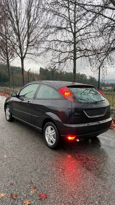 Ford Focus 1.8 TDDi - 3 Portas Bom Estado Geral — photo 3