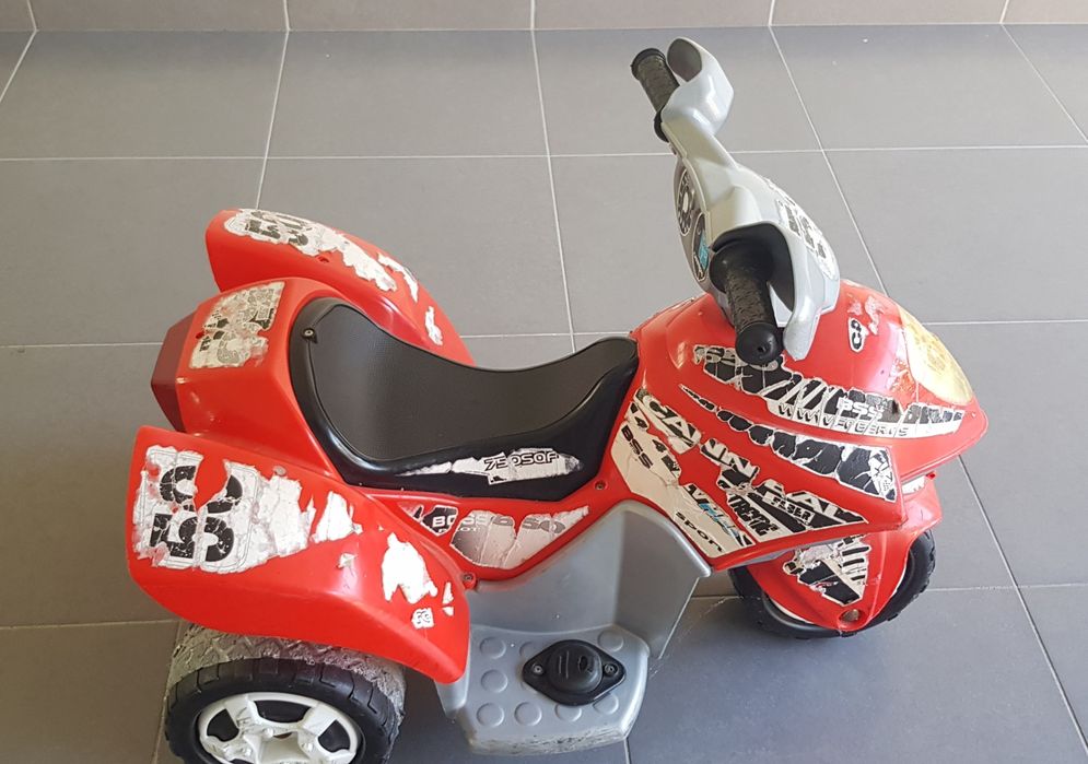 Mota eléctrica de criança