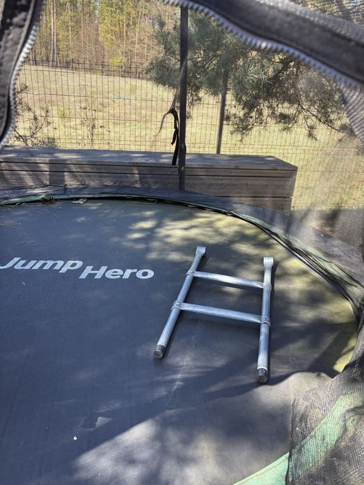 Trampolina ogrodowa czarna