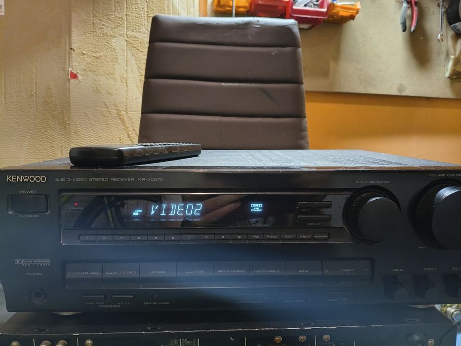 Amplituner Kenwood z pilotem