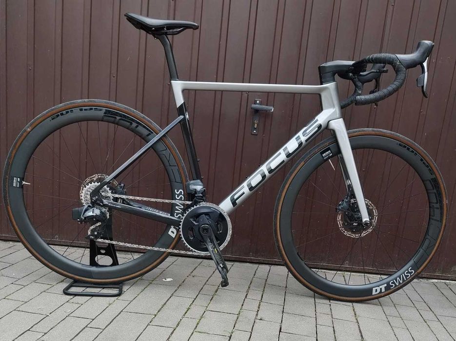 Rower szosowy Focus Izalco Max 9.7 | SRAM Force AXS | DT Swiss ERC 1400