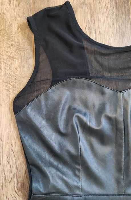 Damska sukienka -mała czarna